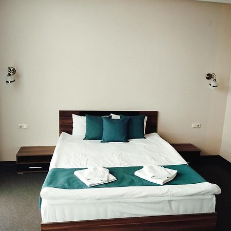 Park-Hotel Ямбол Экстерьер фото