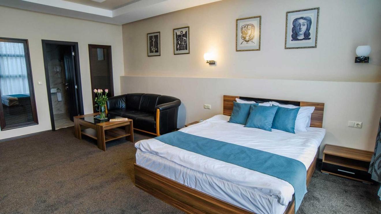 Park-Hotel Ямбол Экстерьер фото