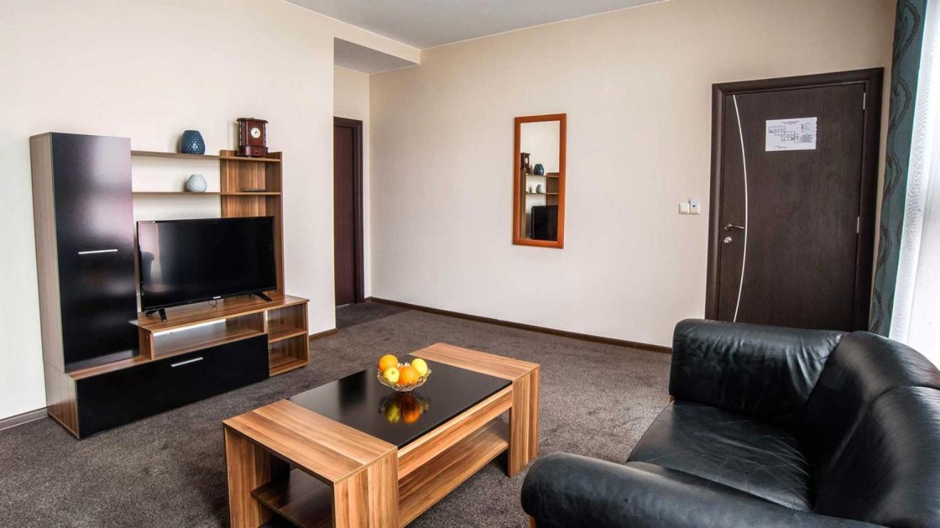 Park-Hotel Ямбол Экстерьер фото