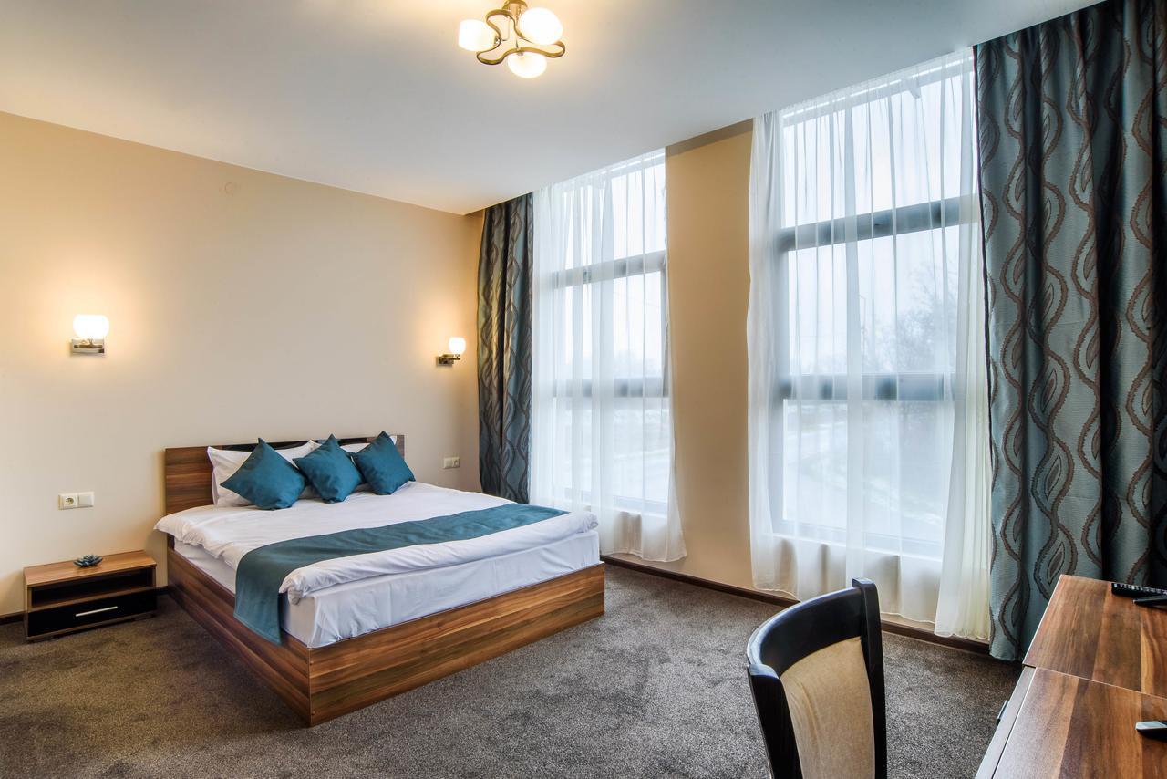Park-Hotel Ямбол Экстерьер фото
