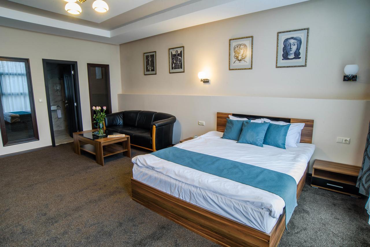 Park-Hotel Ямбол Экстерьер фото