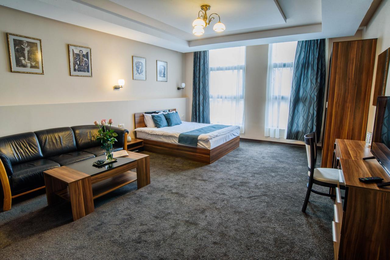 Park-Hotel Ямбол Экстерьер фото